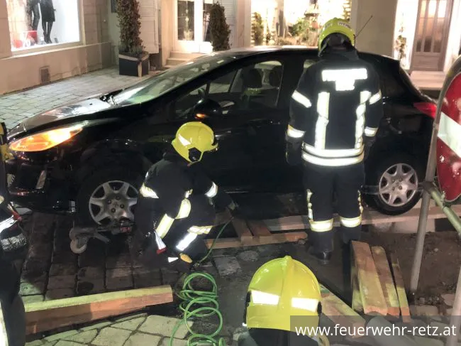 Foto 5, 11.01.2022, Technischer Einsatz - Unfall nach Wassergebrechen