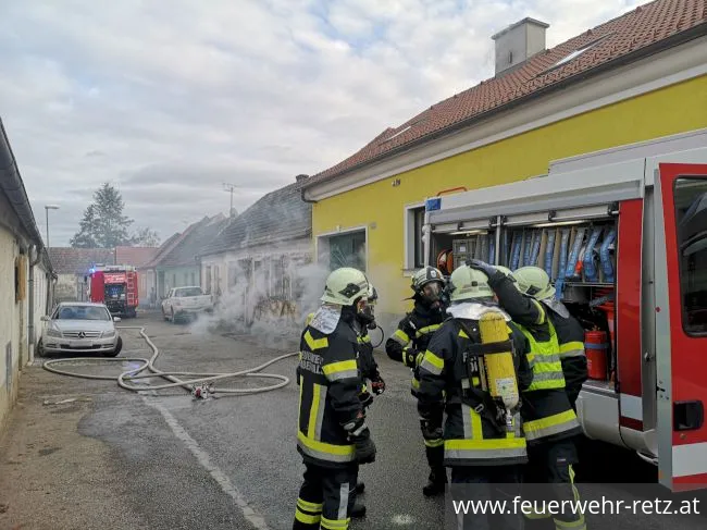 Foto 3, 10.12.2022, Brandeinsatz - Kellerbrand in Obernalb