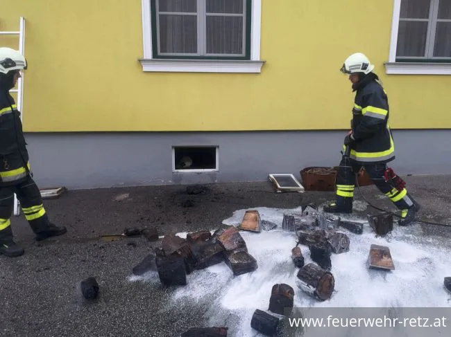 Foto 6, 10.12.2022, Brandeinsatz - Kellerbrand in Obernalb