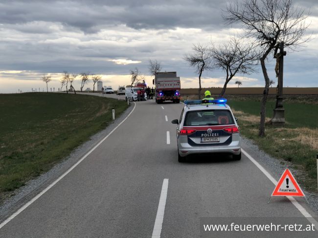 Foto 1, 07.04.2022, Technischer Einsatz - Fahrzeugbergung