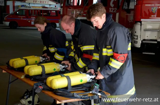 Foto 1, 15.05.2018, Prüfungen für die Ausbildungsprüfung Atemschutz - 5 erfolgreiche Gruppen in der zweiten Staffel