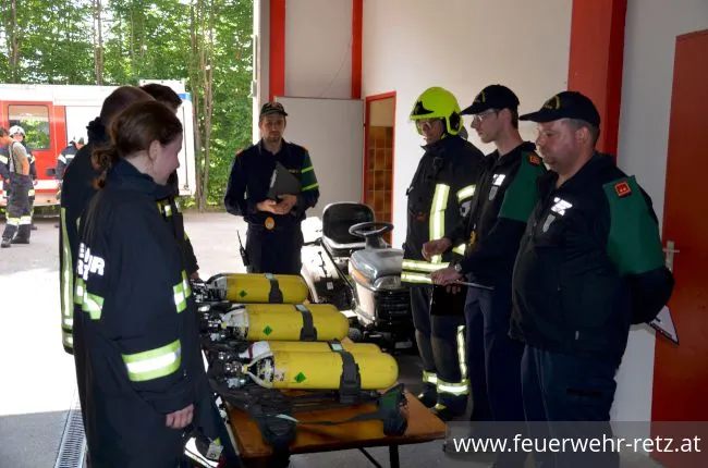 Foto 2, 15.05.2018, Prüfungen für die Ausbildungsprüfung Atemschutz - 5 erfolgreiche Gruppen in der zweiten Staffel