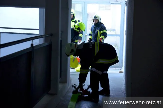 Foto 5, 25.05.2018, Übung in Tiefgarage - PKW-Brand mit vermissten Personen