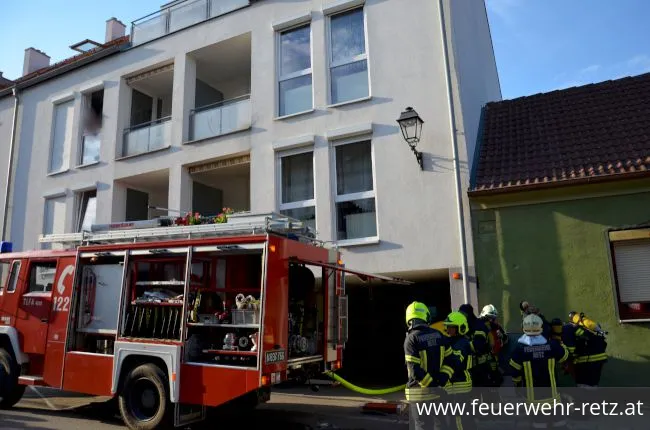 Foto 15, 25.05.2018, Übung in Tiefgarage - PKW-Brand mit vermissten Personen