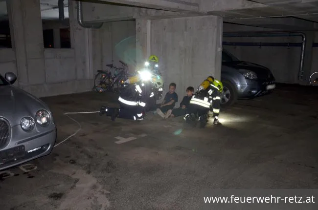 Foto 17, 25.05.2018, Übung in Tiefgarage - PKW-Brand mit vermissten Personen