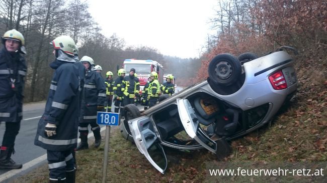 Foto 1, 15.12.2017, Technischer Einsatz - Fahrzeugbergung nach Verkehrsunfall