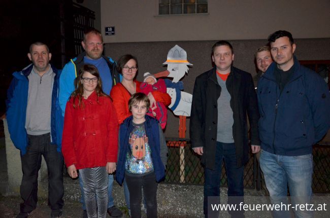 Foto 5, 01.04.2019, Der Feuerwehr - Storch ist gelandet Foto 5, 01.04.2019, Der Feuerwehr - Storch ist gelandet