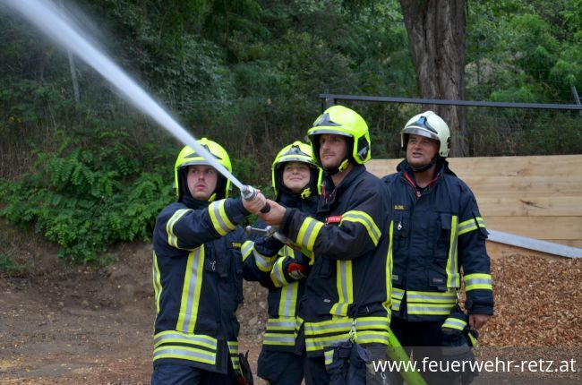 Foto 12, 30.07.2019, Übung - Brand Reithalle und Wald Foto 12, 30.07.2019, Übung - Brand Reithalle und Wald