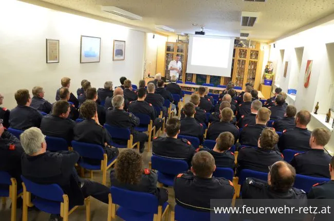 Foto 3, 29.02.2020, Winterschulung im Feuerwehrhaus Retz - Alternative Antriebe - Interessanter Vortrag