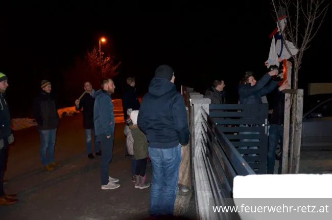 Foto 3, 24.02.2018, Der Feuerwehr - Storch ist gelandet