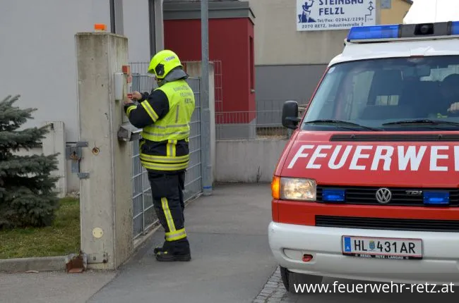 Foto 1, 26.03.2018, Übung in Betreuungseinrichtung - Zimmerbrand im Werkstättenbereich