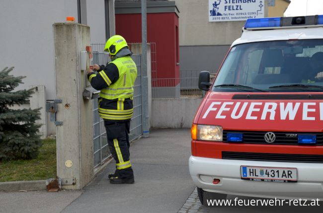 Foto 1, 26.03.2018, Übung in Betreuungseinrichtung - Zimmerbrand im Werkstättenbereich Foto 1, 26.03.2018, Übung in Betreuungseinrichtung - Zimmerbrand im Werkstättenbereich