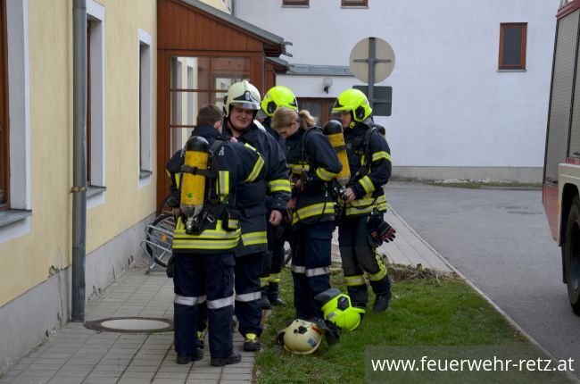 Foto 6, 26.03.2018, Übung in Betreuungseinrichtung - Zimmerbrand im Werkstättenbereich Foto 6, 26.03.2018, Übung in Betreuungseinrichtung - Zimmerbrand im Werkstättenbereich