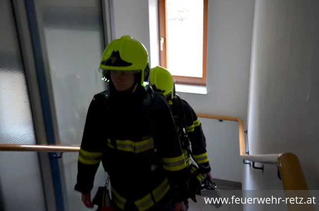 Foto 8, 26.03.2018, Übung in Betreuungseinrichtung - Zimmerbrand im Werkstättenbereich