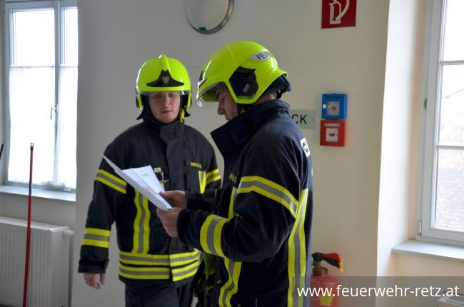 Foto 17, 26.03.2018, Übung in Betreuungseinrichtung - Zimmerbrand im Werkstättenbereich Foto 17, 26.03.2018, Übung in Betreuungseinrichtung - Zimmerbrand im Werkstättenbereich