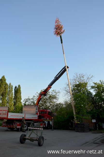 Foto 10, 07.05.2018, Maibaum aufstellen