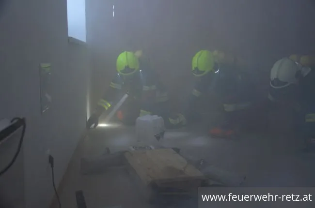 Foto 9, 15.05.2018, Prüfungen für die Ausbildungsprüfung Atemschutz - 5 erfolgreiche Gruppen in der zweiten Staffel