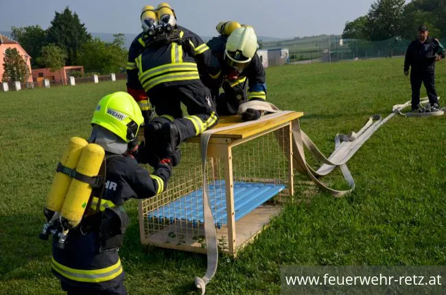 Foto 14, 15.05.2018, Prüfungen für die Ausbildungsprüfung Atemschutz - 5 erfolgreiche Gruppen in der zweiten Staffel