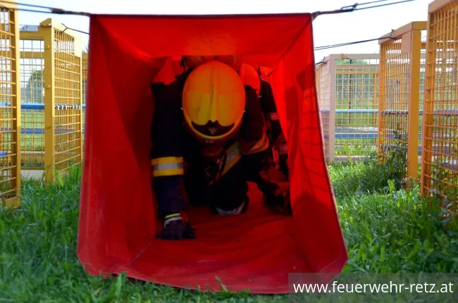 Foto 15, 15.05.2018, Prüfungen für die Ausbildungsprüfung Atemschutz - 5 erfolgreiche Gruppen in der zweiten Staffel