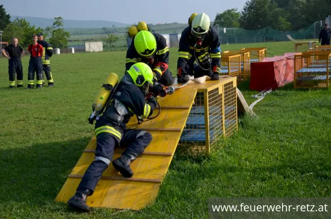 Foto 16, 15.05.2018, Prüfungen für die Ausbildungsprüfung Atemschutz - 5 erfolgreiche Gruppen in der zweiten Staffel