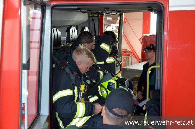 Foto 20, 15.05.2018, Prüfungen für die Ausbildungsprüfung Atemschutz - 5 erfolgreiche Gruppen in der zweiten Staffel