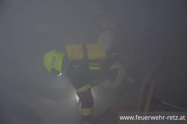 Foto 22, 15.05.2018, Prüfungen für die Ausbildungsprüfung Atemschutz - 5 erfolgreiche Gruppen in der zweiten Staffel