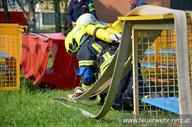 Foto 27, 15.05.2018, Prüfungen für die Ausbildungsprüfung Atemschutz - 5 erfolgreiche Gruppen in der zweiten Staffel