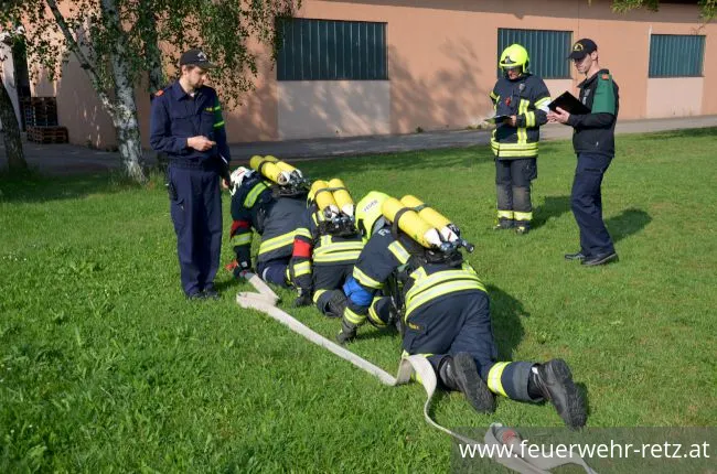 Foto 30, 15.05.2018, Prüfungen für die Ausbildungsprüfung Atemschutz - 5 erfolgreiche Gruppen in der zweiten Staffel