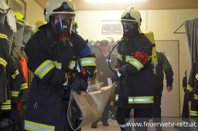 Foto 38, 15.05.2018, Prüfungen für die Ausbildungsprüfung Atemschutz - 5 erfolgreiche Gruppen in der zweiten Staffel