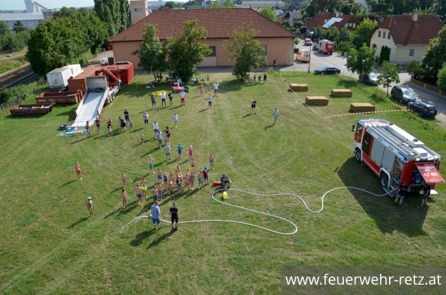 Foto 1, 01.08.2021, Blaulicht Nachmittag mit Feuerwehr und Rotes Kreuz - Ferienspiel 2021 im FF-Haus Retz