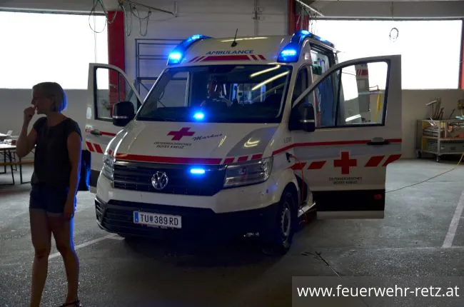 Foto 2, 01.08.2021, Blaulicht Nachmittag mit Feuerwehr und Rotes Kreuz - Ferienspiel 2021 im FF-Haus Retz
