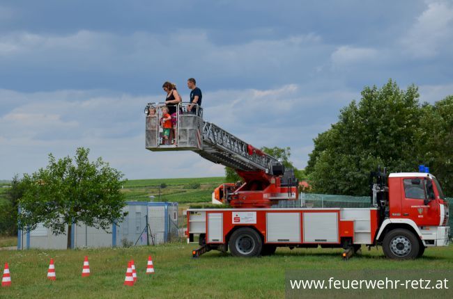 Foto 4, 01.08.2021, Blaulicht Nachmittag mit Feuerwehr und Rotes Kreuz - Ferienspiel 2021 im FF-Haus Retz