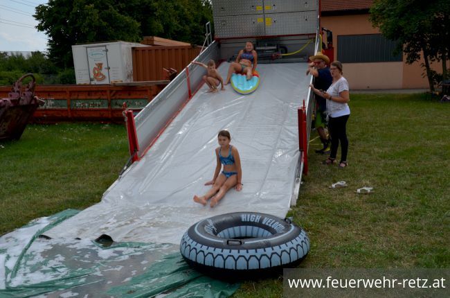 Foto 7, 01.08.2021, Blaulicht Nachmittag mit Feuerwehr und Rotes Kreuz - Ferienspiel 2021 im FF-Haus Retz