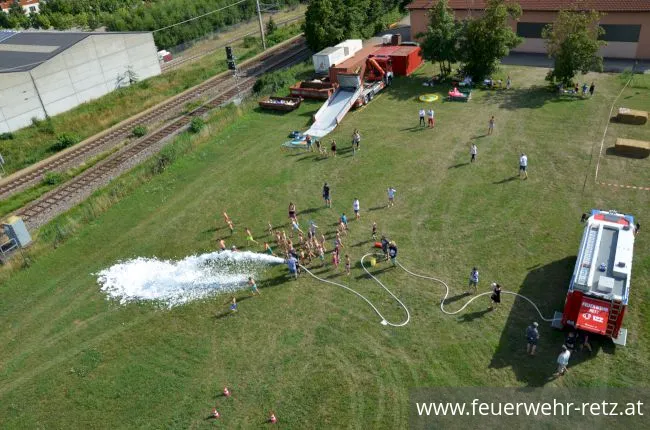 Foto 9, 01.08.2021, Blaulicht Nachmittag mit Feuerwehr und Rotes Kreuz - Ferienspiel 2021 im FF-Haus Retz