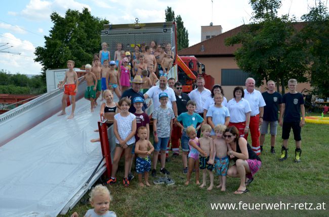 Foto 16, 01.08.2021, Blaulicht Nachmittag mit Feuerwehr und Rotes Kreuz - Ferienspiel 2021 im FF-Haus Retz