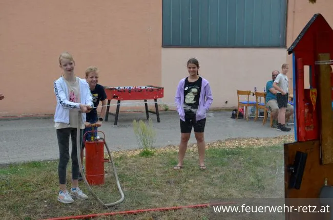 Foto 1, 13.08.2022, Blaulicht Nachmittag - Ferienspiel 2022 im FF-Haus Retz