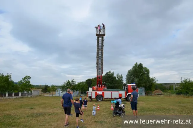 Foto 6, 13.08.2022, Blaulicht Nachmittag - Ferienspiel 2022 im FF-Haus Retz