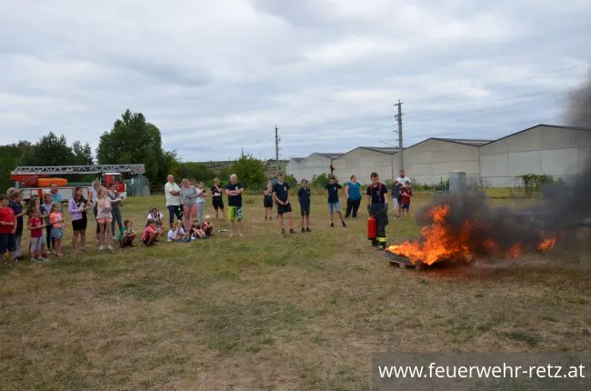 Foto 10, 13.08.2022, Blaulicht Nachmittag - Ferienspiel 2022 im FF-Haus Retz