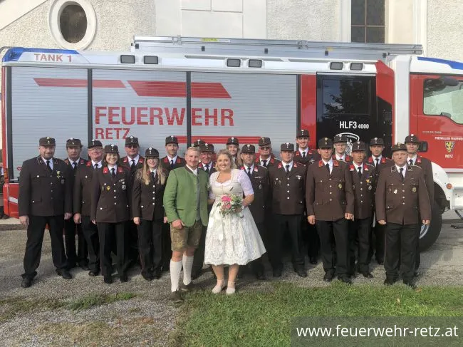 Foto 9, 12.09.2022, Feuerwehrhochzeit in Retz - Oberfeuerwehrmann Martin Seher hat geheiratet