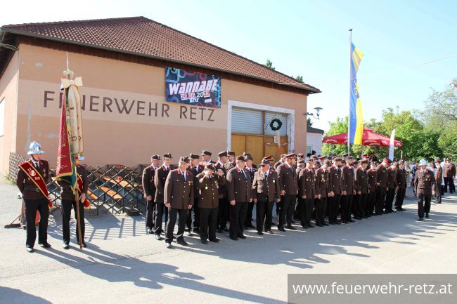 Foto 13, 20.05.2022, Heuriger mit Fahrzeugsegnung