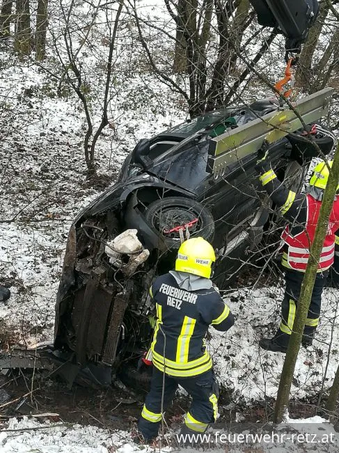Foto 2, 07.12.2017, Technischer Einsatz - Fahrzeugbergung