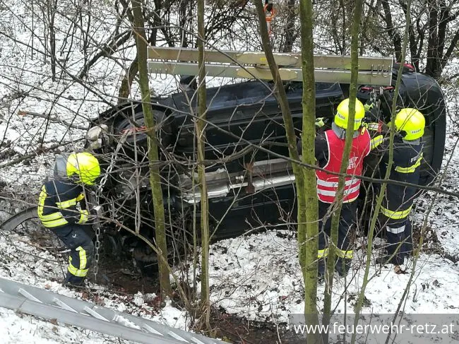 Foto 3, 07.12.2017, Technischer Einsatz - Fahrzeugbergung
