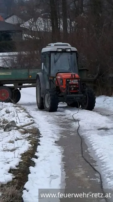 Foto 4, 05.03.2018, Technischer Einsatz - Bergung eines landwirtschaftlichen Fahrzeuges Foto 4, 05.03.2018, Technischer Einsatz - Bergung eines landwirtschaftlichen Fahrzeuges