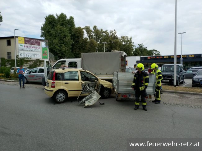 Foto 3, 18.06.2018, Technischer Einsatz - Fahrzeugbergung Foto 3, 18.06.2018, Technischer Einsatz - Fahrzeugbergung