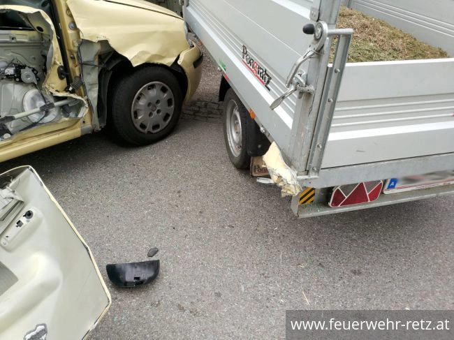 Foto 5, 18.06.2018, Technischer Einsatz - Fahrzeugbergung Foto 5, 18.06.2018, Technischer Einsatz - Fahrzeugbergung