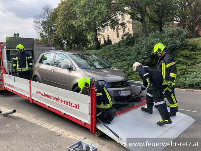 Foto 2, 07.09.2018, Technischer Einsatz - Fahrzeugbergung Foto 2, 07.09.2018, Technischer Einsatz - Fahrzeugbergung