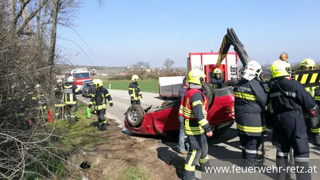 Foto 1, 08.04.2018, Technischer Einsatz - PKW-Bergung nach Überschlag