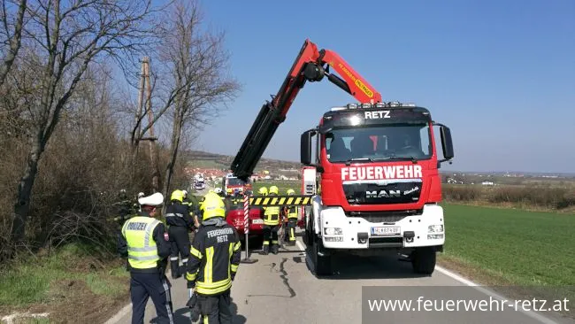 Foto 2, 08.04.2018, Technischer Einsatz - PKW-Bergung nach Überschlag