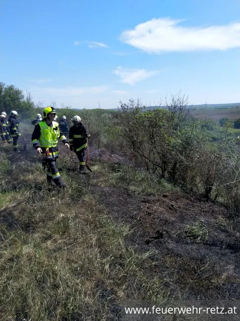 Foto 9, 14.05.2022, Brandeinsatz - Flurbrand am Schatzberg