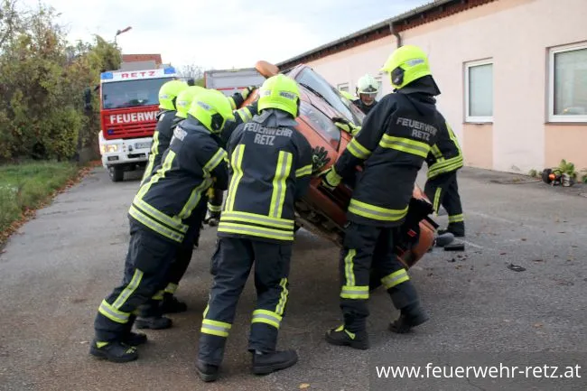 Foto 7, 07.11.2022, Übung - Technische Hilfeleistung nach Verkehrsunfall